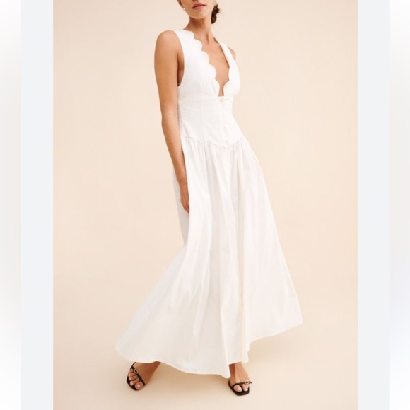 Weworewhat Scalloped Button Front Deep V-Neck White Maxi Dress 6 We Wore  What - www.mordernwear.com